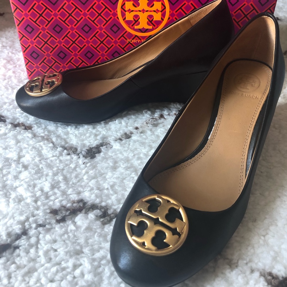 Tory Burch Chelsea Wedge Heel - Black Size 7.5
